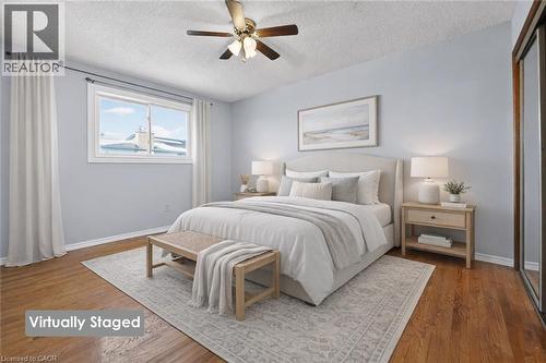 209 Ravenbury Drive, Hamilton, ON - Indoor Photo Showing Bedroom
