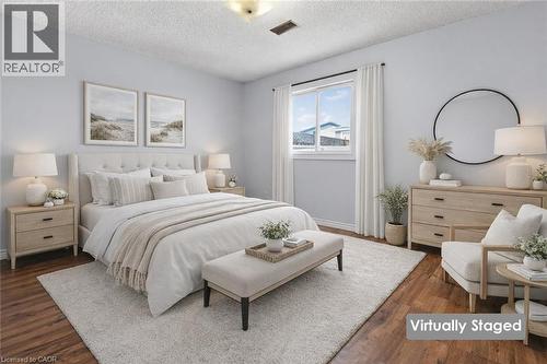 209 Ravenbury Drive, Hamilton, ON - Indoor Photo Showing Bedroom