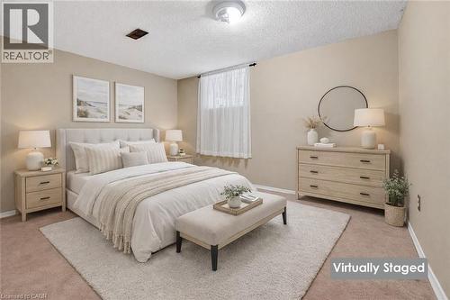 209 Ravenbury Drive, Hamilton, ON - Indoor Photo Showing Bedroom