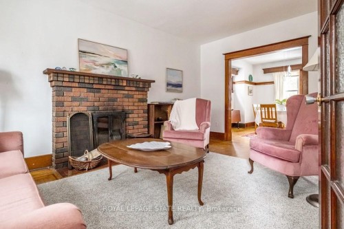 131 Barclay Street, Hamilton, ON - Indoor Photo Showing Living Room With Fireplace