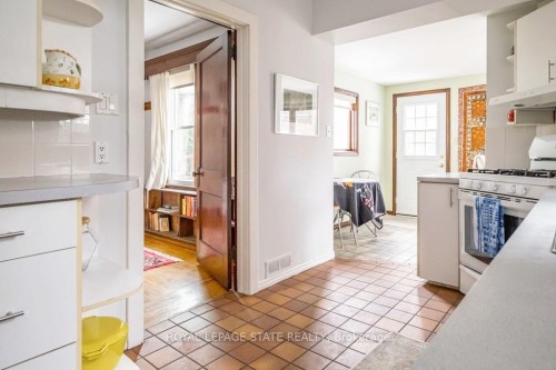 131 Barclay Street, Hamilton, ON - Indoor Photo Showing Kitchen