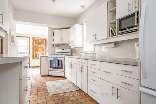 131 Barclay Street, Hamilton, ON - Indoor Photo Showing Kitchen