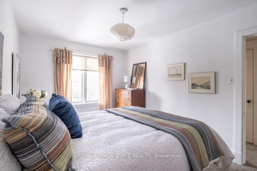 131 Barclay Street, Hamilton, ON - Indoor Photo Showing Bedroom
