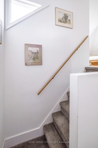 131 Barclay Street, Hamilton, ON - Indoor Photo Showing Other Room