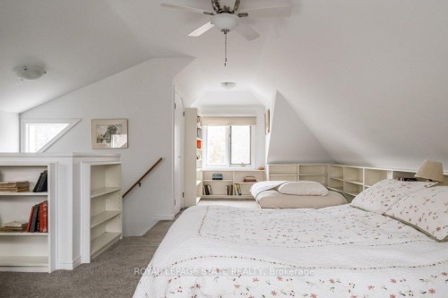 131 Barclay Street, Hamilton, ON - Indoor Photo Showing Bedroom