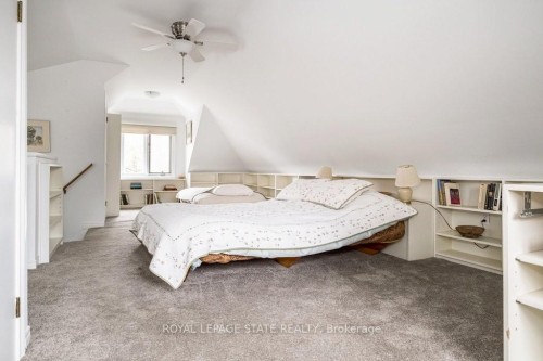 131 Barclay Street, Hamilton, ON - Indoor Photo Showing Bedroom