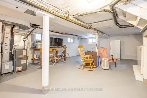 131 Barclay Street, Hamilton, ON - Indoor Photo Showing Other Room