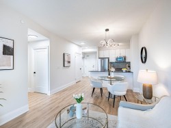 809-4011 Brickstone Mews  Mississauga, ON L5B 0G3