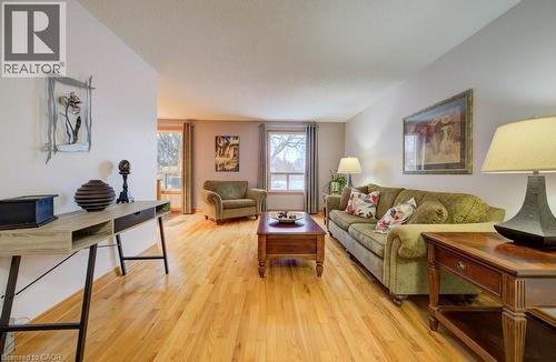 27 Erinbrook Drive, Kitchener, ON - Indoor Photo Showing Living Room