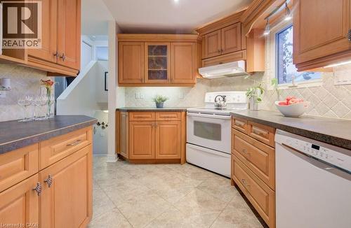 27 Erinbrook Drive, Kitchener, ON - Indoor Photo Showing Kitchen