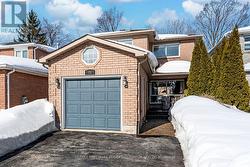 71 RADENHURST CRESCENT  Barrie, ON L4M 6C5