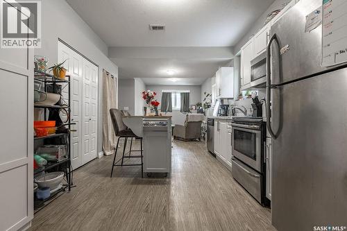 602 Kloppenburg Terrace, Saskatoon, SK - Indoor Photo Showing Kitchen
