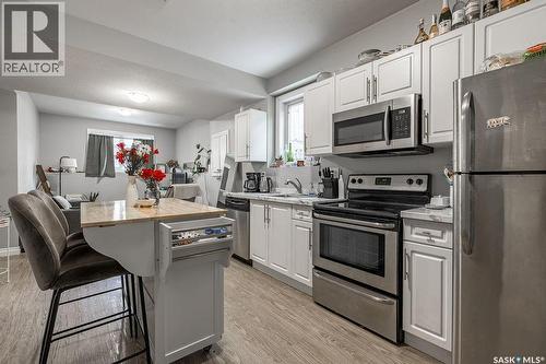 602 Kloppenburg Terrace, Saskatoon, SK - Indoor Photo Showing Kitchen