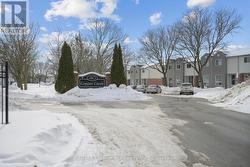 71 - 40 IMPERIAL ROAD N  Guelph (Willow West/Sugarbush/West Acres), ON N1H 8B4