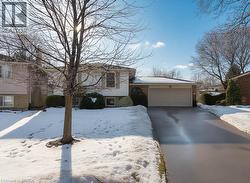 17 CRABAPPLE Court  Brantford, ON N3R 5X8