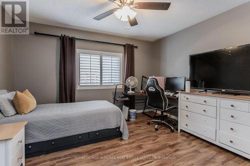2170 Jardine Crescent, Burlington, ON - Indoor Photo Showing Bedroom