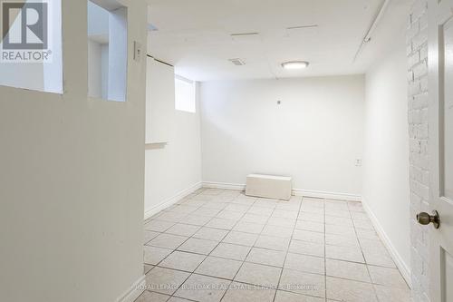 22 Myrtle Avenue, Hamilton, ON - Indoor Photo Showing Other Room