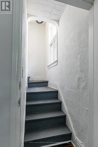 22 Myrtle Avenue, Hamilton, ON - Indoor Photo Showing Other Room