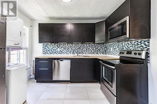 22 Myrtle Avenue, Hamilton, ON - Indoor Photo Showing Kitchen