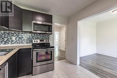 22 Myrtle Avenue, Hamilton, ON - Indoor Photo Showing Kitchen