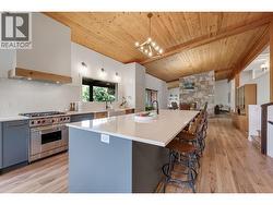 1590 Willow Crescent  Kelowna, BC V1Y 4K3