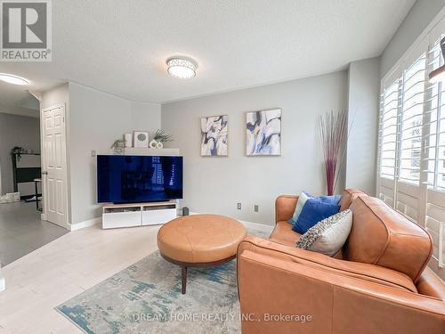3746 Windhaven Drive, Mississauga, ON - Indoor Photo Showing Living Room