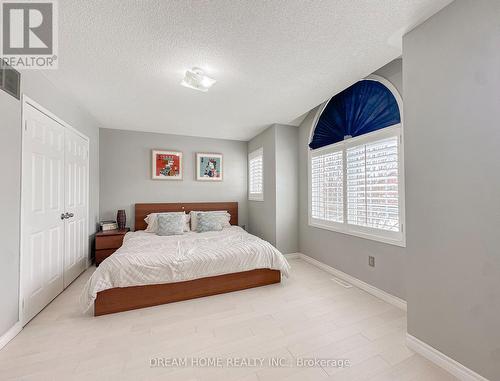 Large bedroom with double closets - 3746 Windhaven Drive, Mississauga, ON - Indoor Photo Showing Bedroom