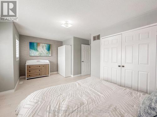 Spacious primary bedroom with closet - 3746 Windhaven Drive, Mississauga, ON - Indoor Photo Showing Bedroom