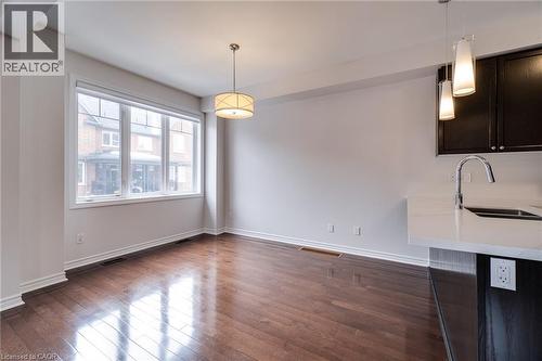 2367 Peppiatt Common, Burlington, ON - Indoor