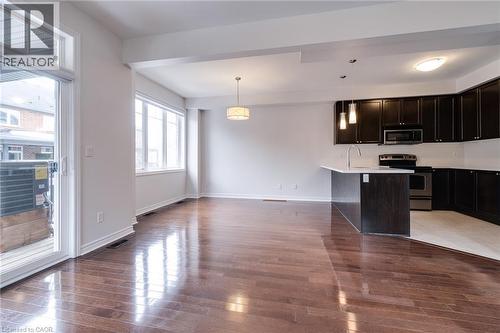 2367 Peppiatt Common, Burlington, ON - Indoor Photo Showing Kitchen