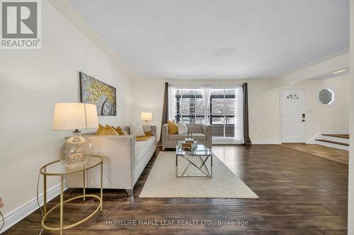 46 Chicopee Terrace, Kitchener, ON - Indoor Photo Showing Living Room