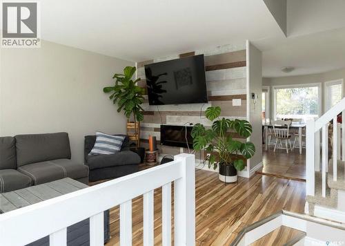418 Kenderdine Road, Saskatoon, SK - Indoor Photo Showing Living Room With Fireplace