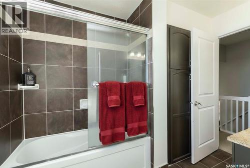 418 Kenderdine Road, Saskatoon, SK - Indoor Photo Showing Bathroom