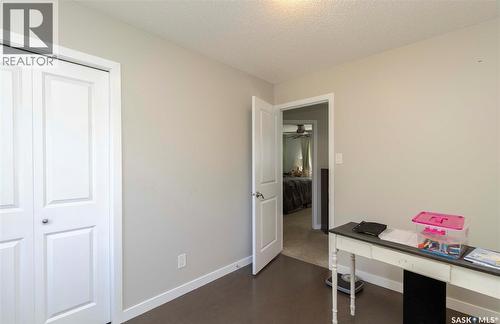 418 Kenderdine Road, Saskatoon, SK - Indoor