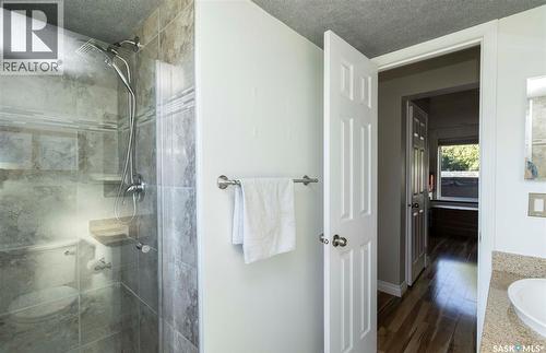418 Kenderdine Road, Saskatoon, SK - Indoor Photo Showing Bathroom