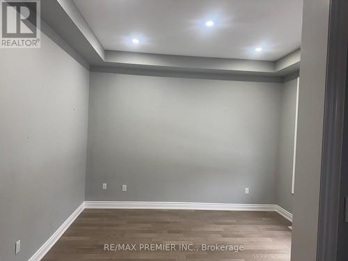 Upper - 185 Faust Ridge, Vaughan, ON - Indoor Photo Showing Other Room
