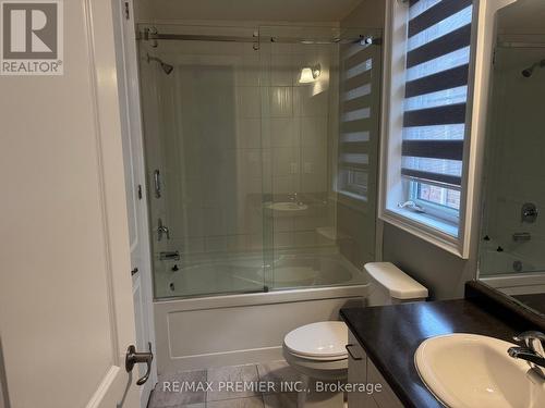 Upper - 185 Faust Ridge, Vaughan, ON - Indoor Photo Showing Bathroom