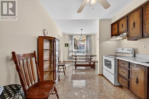 18 Fairway Drive, Hamilton, ON - Indoor Photo Showing Kitchen