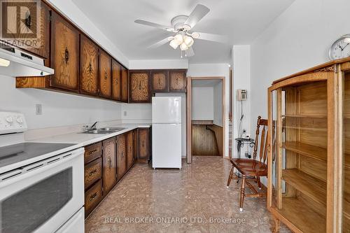 18 Fairway Drive, Hamilton, ON - Indoor Photo Showing Kitchen With Double Sink