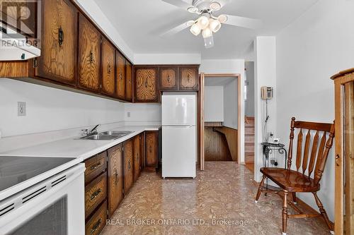 18 Fairway Drive, Hamilton, ON - Indoor Photo Showing Kitchen With Double Sink