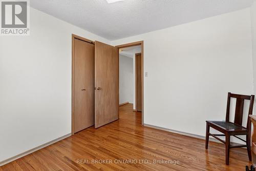 18 Fairway Drive, Hamilton, ON - Indoor Photo Showing Other Room
