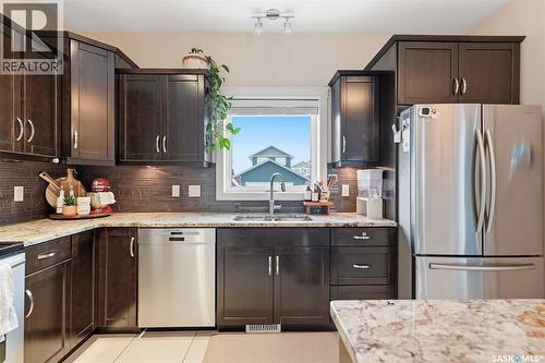 417 Golden Willow Way, Warman, SK - Indoor Photo Showing Kitchen With Upgraded Kitchen