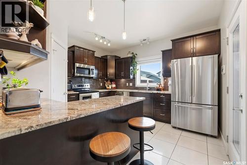 417 Golden Willow Way, Warman, SK - Indoor Photo Showing Kitchen With Upgraded Kitchen