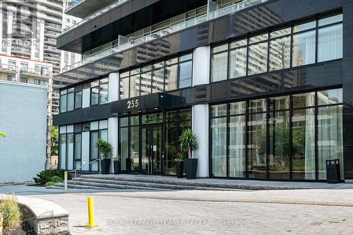 714 - 255 Bay Street, Ottawa, ON - Outdoor