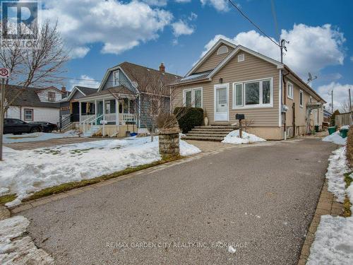 28 Charles Avenue, St. Catharines (Facer), ON - Outdoor With Facade