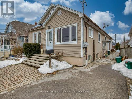 28 Charles Avenue, St. Catharines (Facer), ON - Outdoor