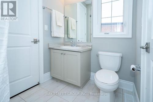 Bright 4 Pieces Shared Bathroom - 39 Cairns Gate, King, ON - Indoor Photo Showing Bathroom