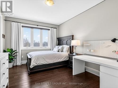 Bright Bedroom With Workspace - 39 Cairns Gate, King, ON - Indoor Photo Showing Bedroom