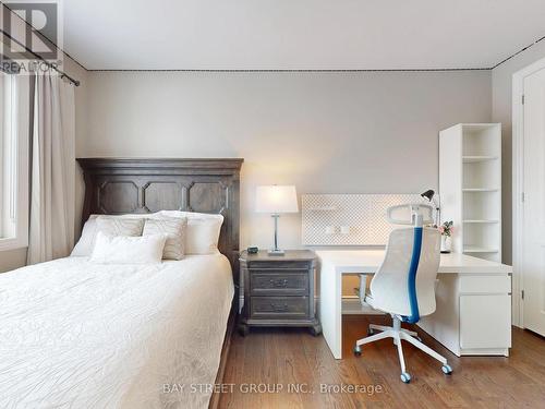 39 Cairns Gate, King, ON - Indoor Photo Showing Bedroom