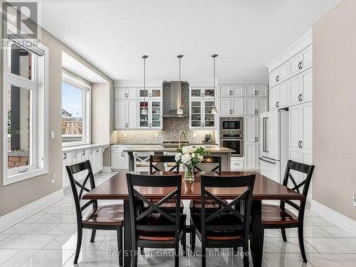 39 Cairns Gate, King, ON - Indoor Photo Showing Dining Room